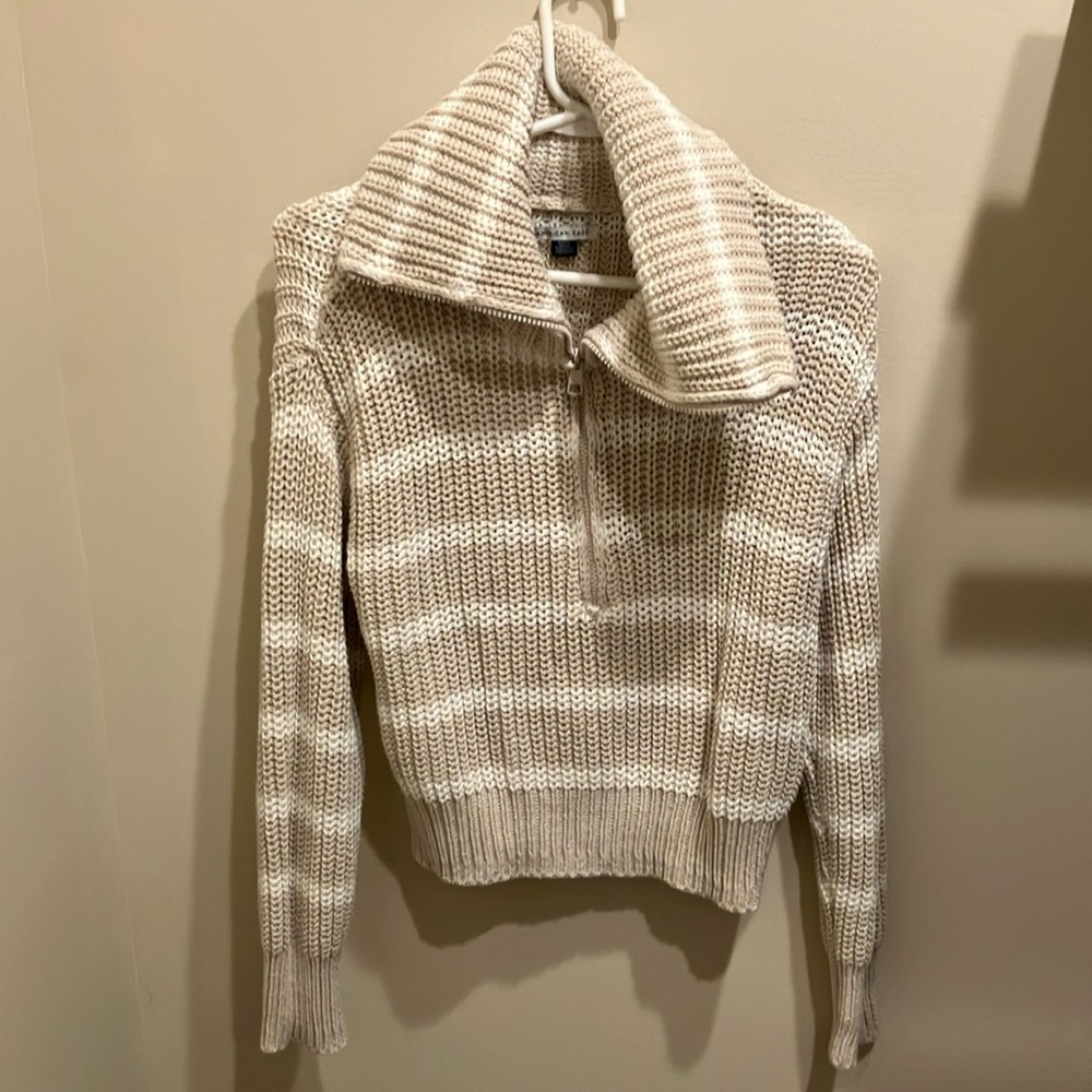 American Eagle cream and white striped Cropped Pullover